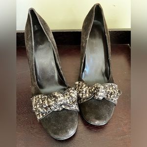 Brown suede pumps with bow on front wedge heal size 8